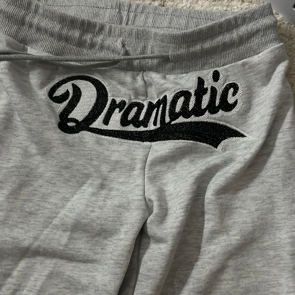 Edikted Dramatic Low Rise Sweatpants - Picture 3 of 3